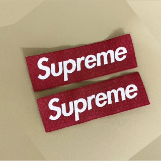 Nhãn Dệt Supreme